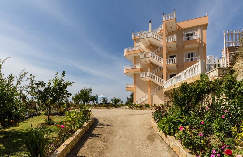 Lumra Rooms Lukove Exterior photo